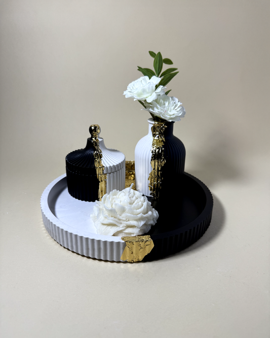 Luxury Black & White Ribbed Decor Set with Gold Accent – Vase, Pot, Tray & Peony